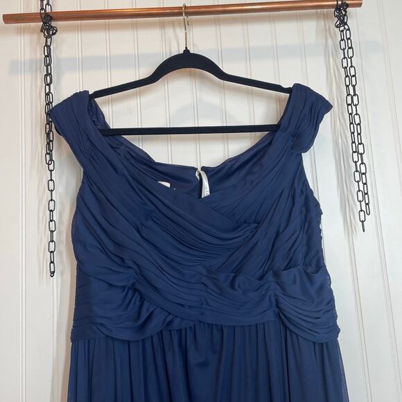 David’s Bridal Women’s Navy Blue Pleated Gathered Maxi Bridesmaid Dress Size 16 - Picture 2 of 10